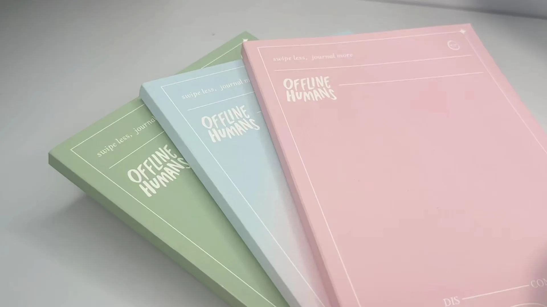 دفتر ملاحظات مخصص، غلاف مخيط بتقنية سميث، غلاف مقاوم للخدش بطبقة لامعة غير لامعة، وصفحات داخلية من ورق أوفست للكتابة 1