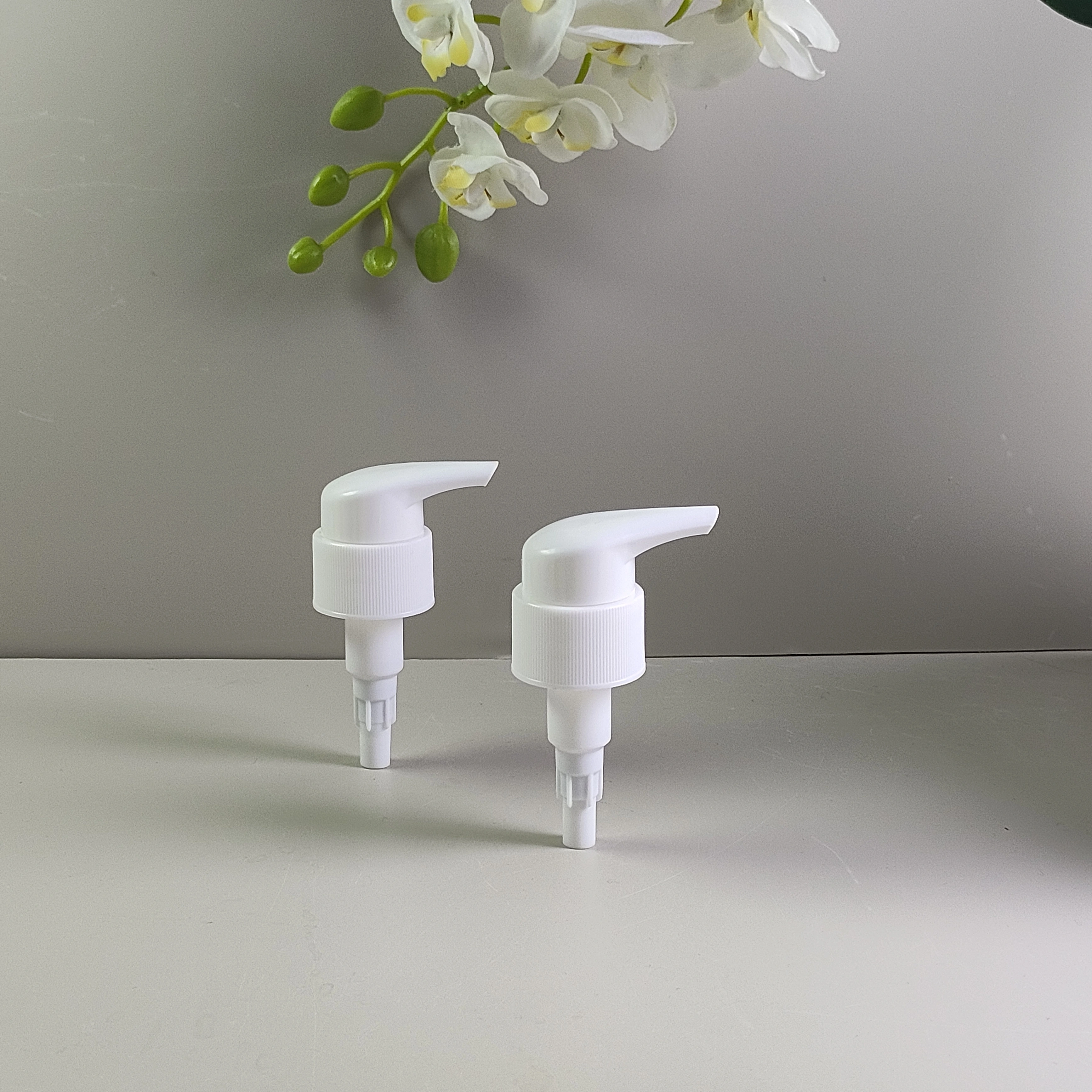 Pumpe de lotion en plastique Fabricant Pumpe de lotion à vis à vente à chaud personnalisée pour la distribution de toilette de voyage 1