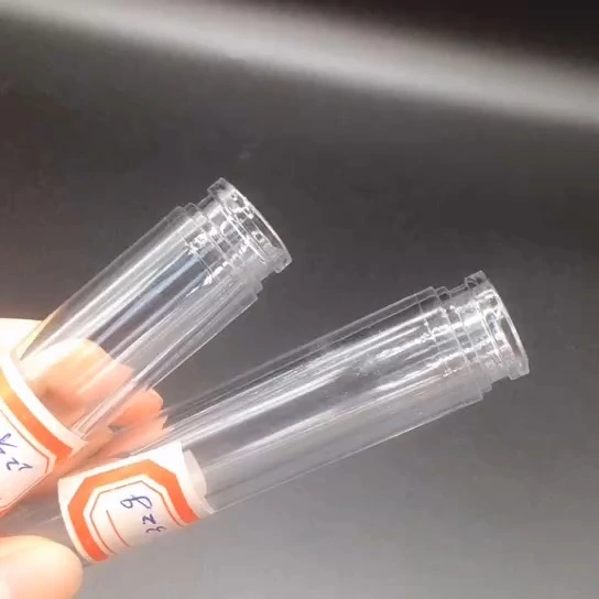 Plastic preform manufacturers provide high-gloss PET bottle neck threads. 1
