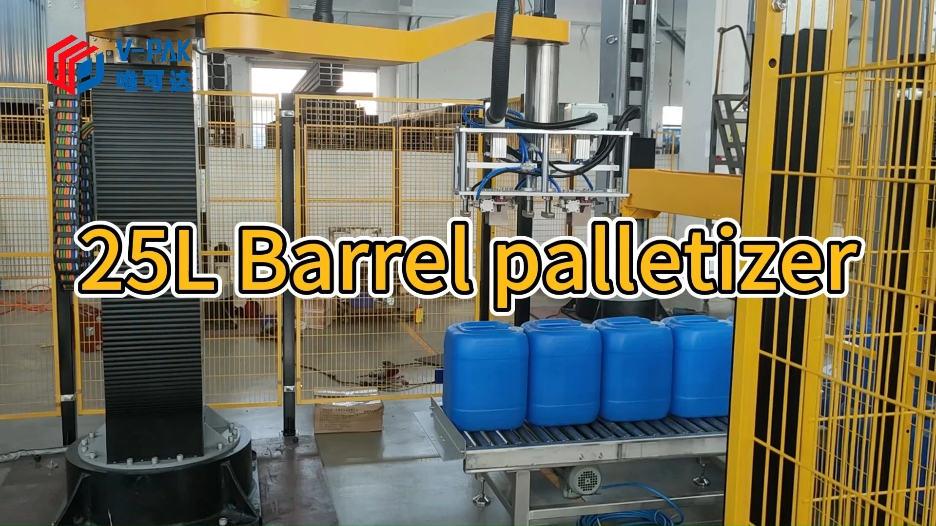 Macchina per pallettizzazione di fusti chimici da 25 litri 1
