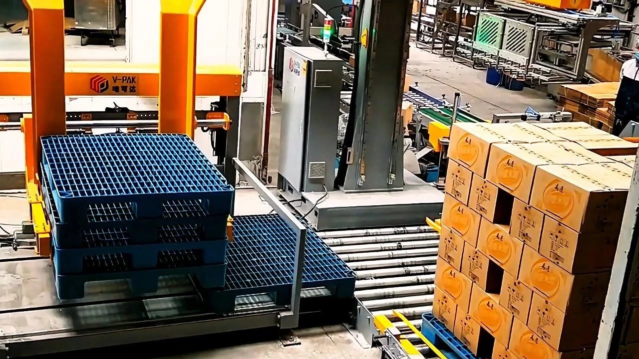 Multi-layer pallet dispenser 1