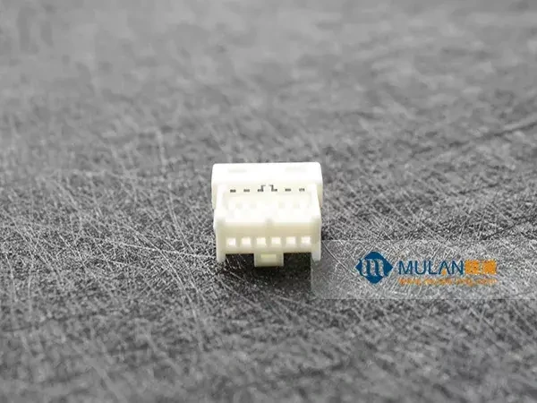 PVC Injection Molding Wire Terminal 1