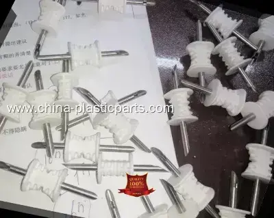 MULAN | traditional metal insert plastic injection molding exporter 1