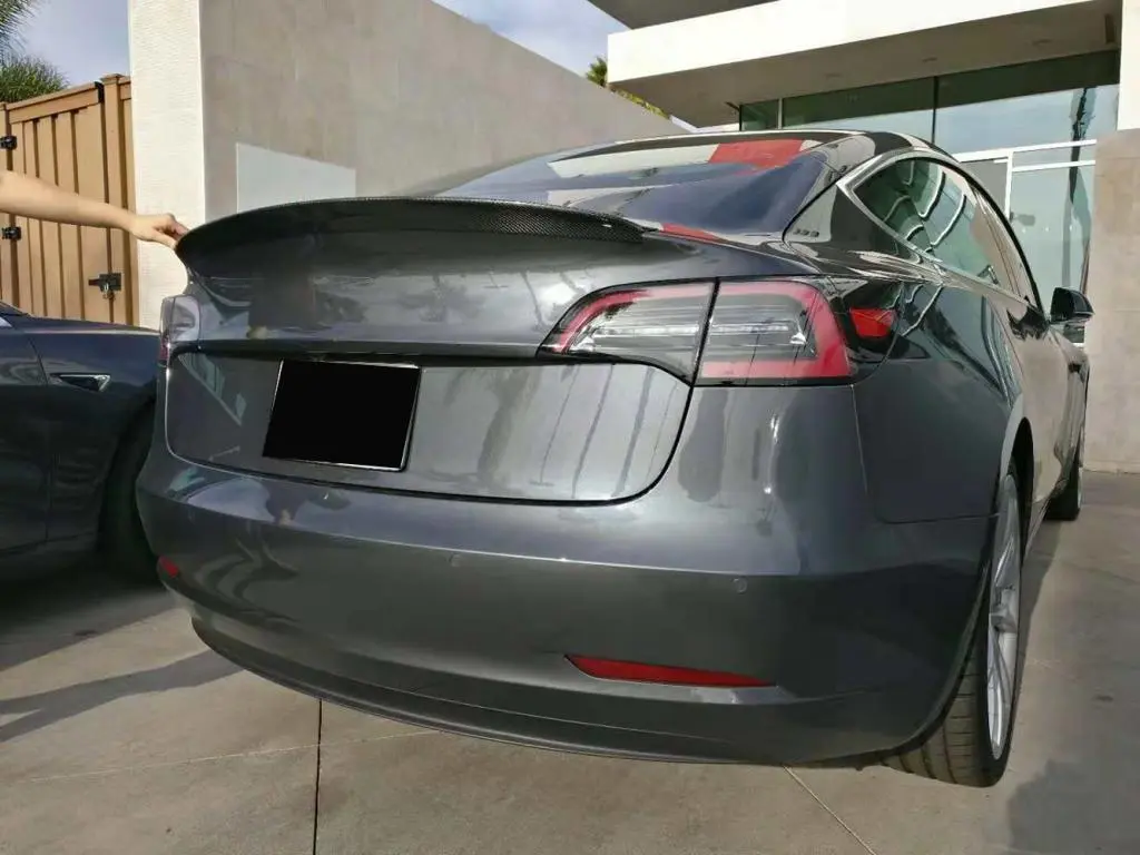 ML-YBX004 Carbon Fiber Car Rear Trunk Spoiler for Tesla Model 3 2016-2018 1
