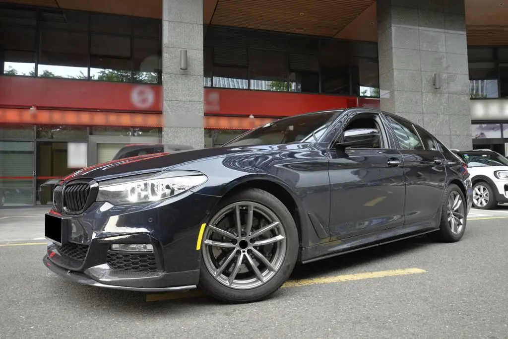 ML-XM336 Carbon Fiber Side Skirts for BMW 5 series G30 M-Sport 2017-2019 1