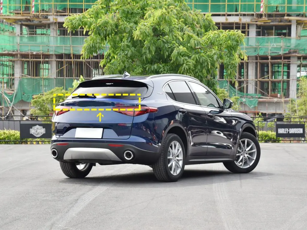 ML-LYJ008  Carbon Fiber Car Middle Wing Spoiler for Alfa Romeo Stelvio 2017-2021 1