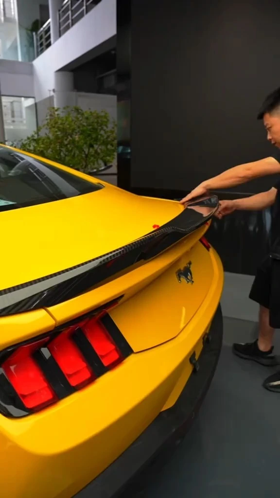 ML-SJ0718 Carbon Fiber S650 Rear Wing Trunk Ducktail Spoiler for 2024 Ford Mustang S650 GT Coupe 1