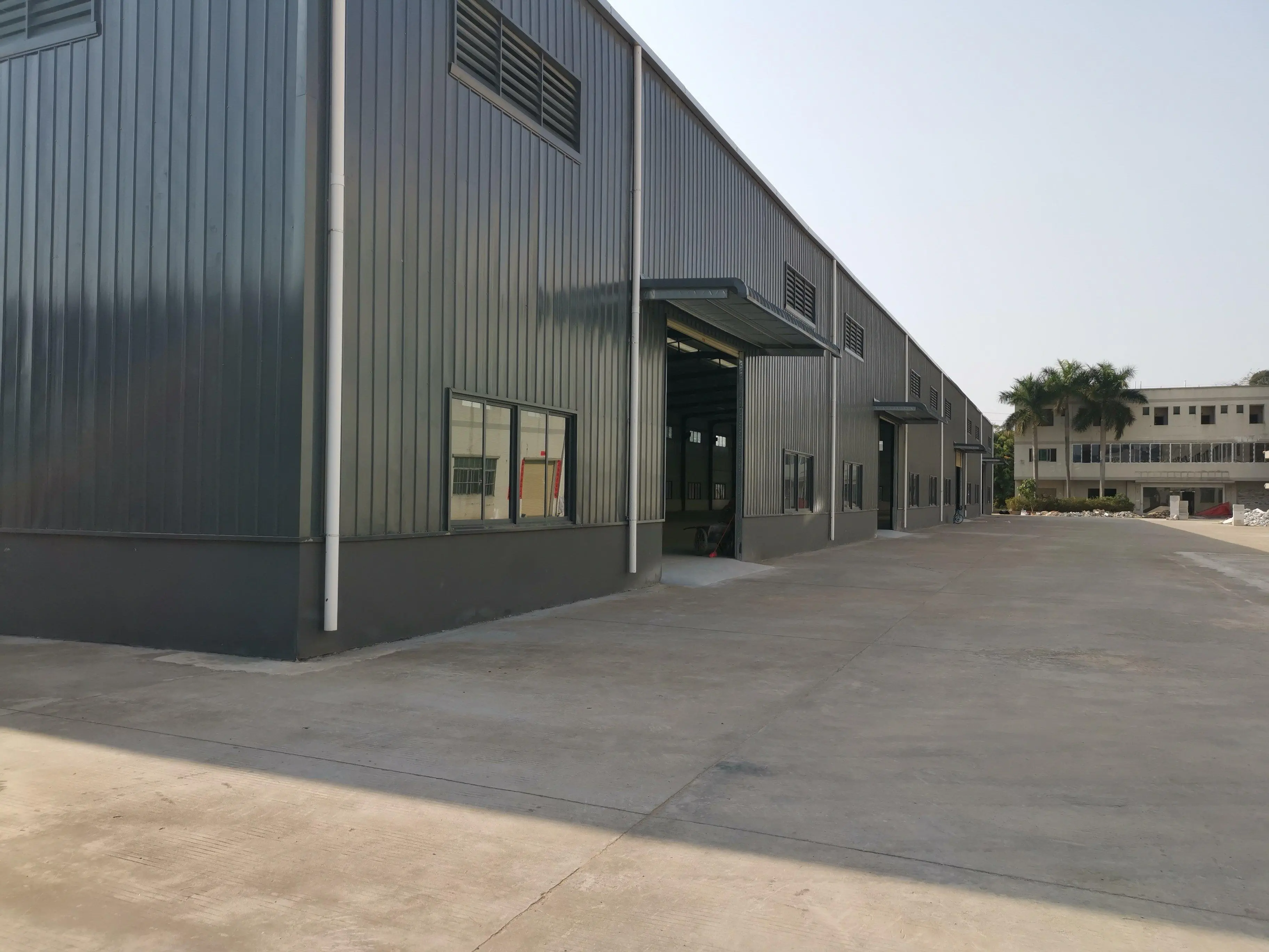 Modern Prefabricated Steel Structure Warehouse 1