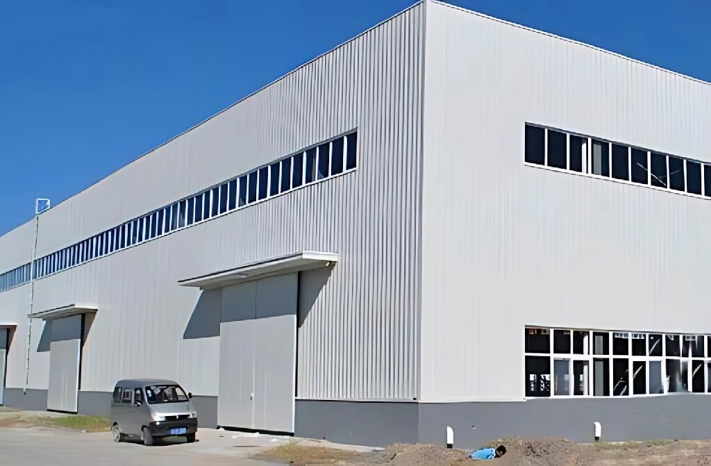 Fireproof And Heat-insulated Steel Structure Workshop 1