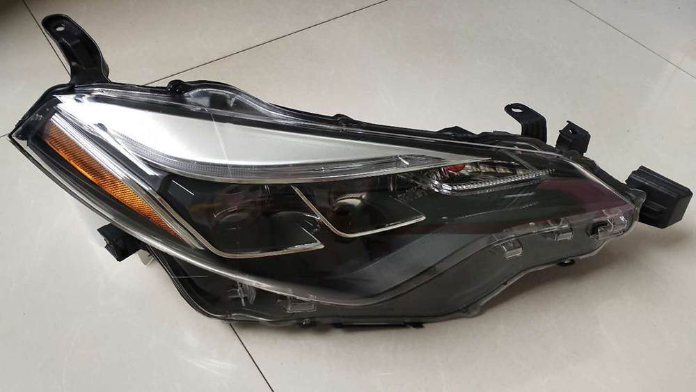 COROLLA 2017 USA FRONT HEADLAMPS SE XLE XSE OEM 81150-02M70/81110-02M70 CAR ACCESSORIES BODY KITS LED LIGHTING PROJECT 2
