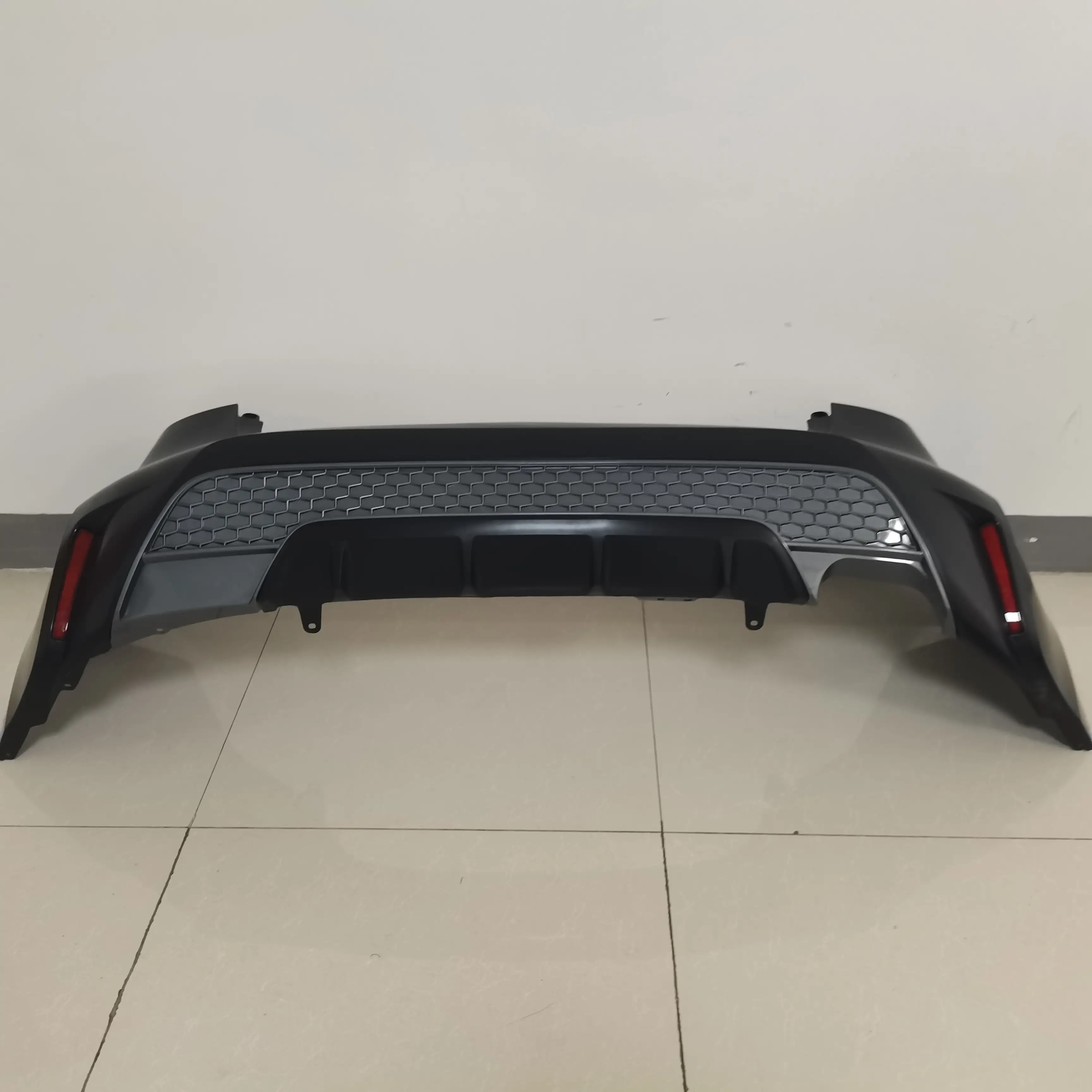 REAR Bumper Cover &amp; REFLECTOR Assembly Kit For 2020 SE Toyota COROLLA 1