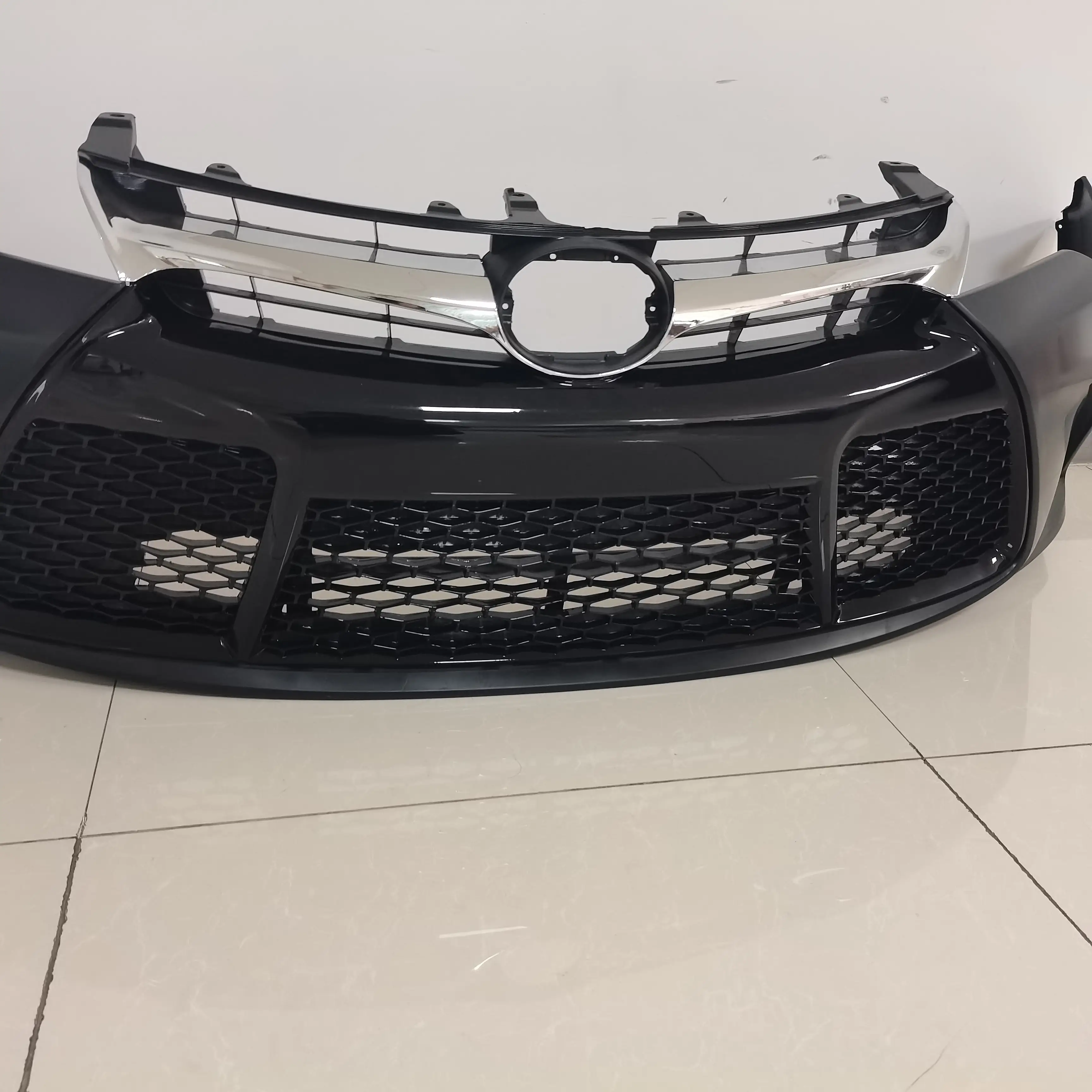 Առջևի բամպերի ծածկ &amp; Grille հավաքման հավաքածու 2015 Toyota Camry-ի համար 1