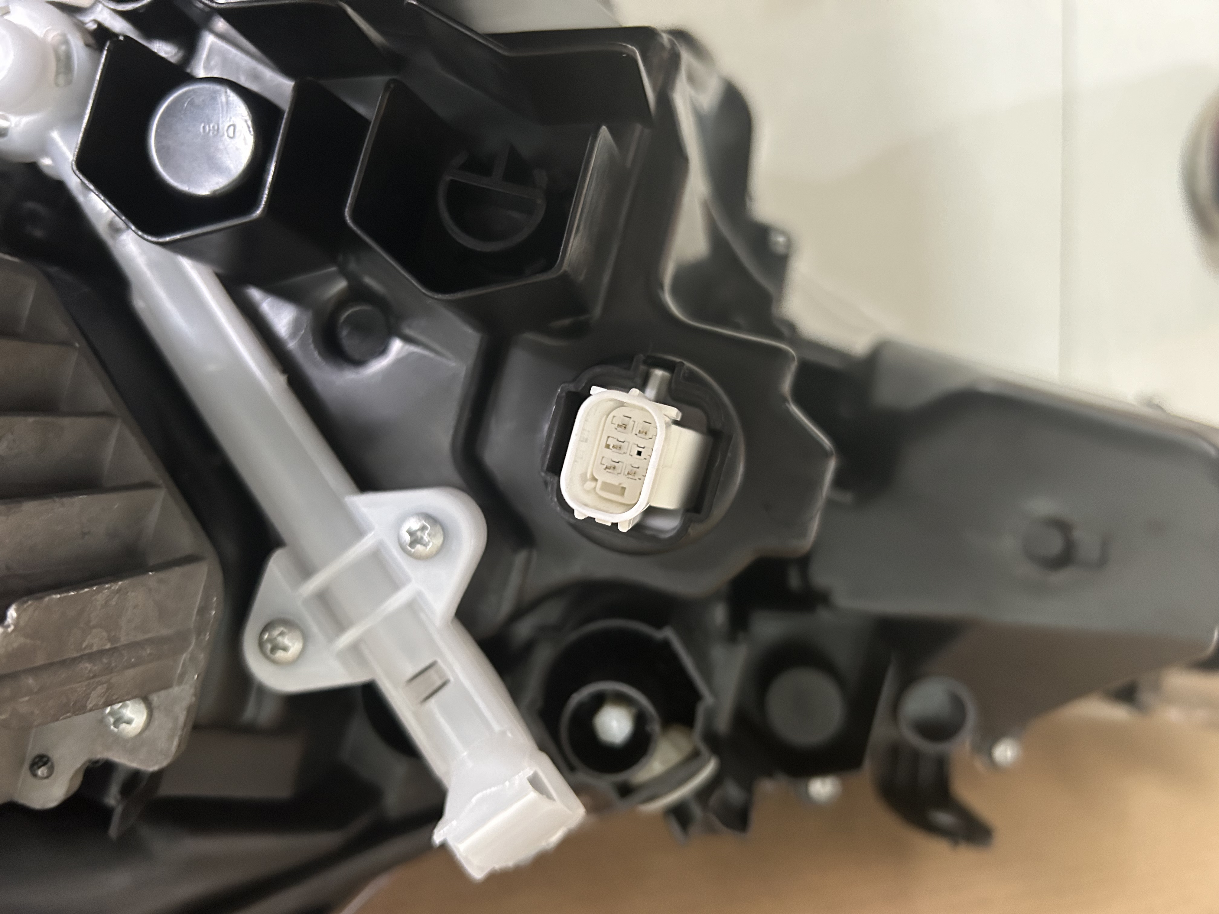 Lumina pavimenti autocinetorum ad usum accommodata, fabricator grossus | TYJ Partium Vehiculorum 9