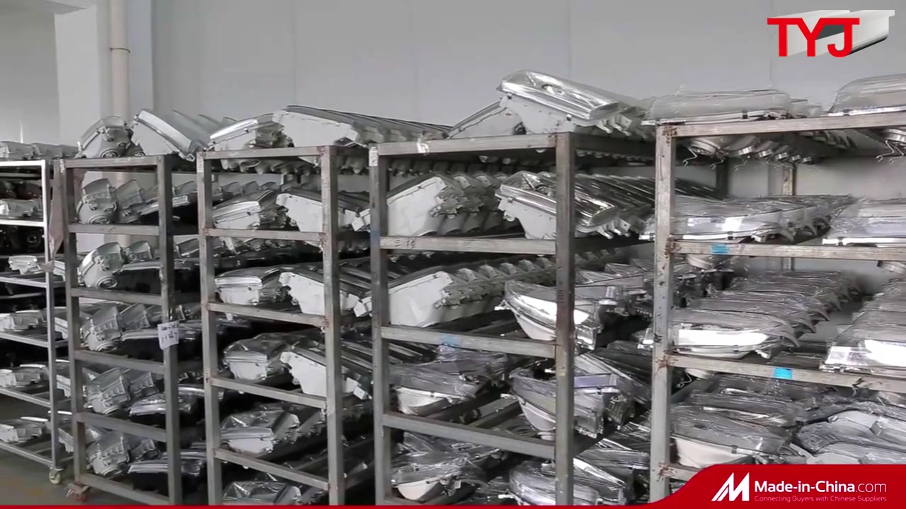 Toate mărfurile înainte de livrare vor fi ambalate în mai multe straturi pentru a proteja produsele