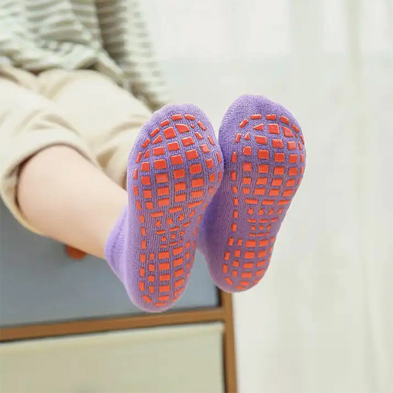 Wholesale Custom Sport Grip Trampoline Socks Non slip Anti slip Non Skid Jump Grip Socks Coffee Playground Socks-JXF25041602 1