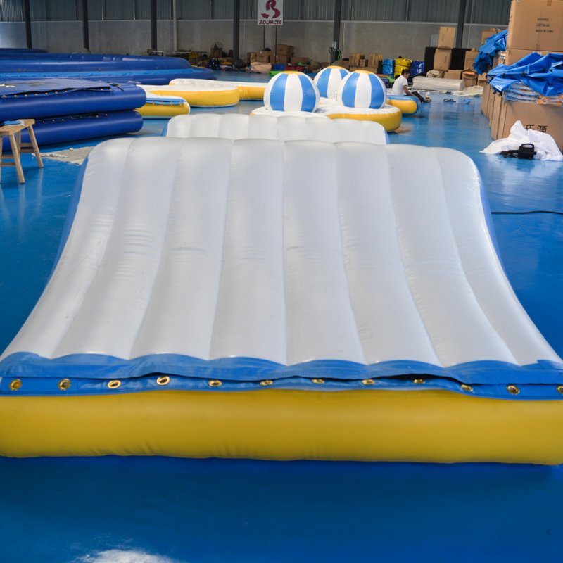 Bouncia  Array image140