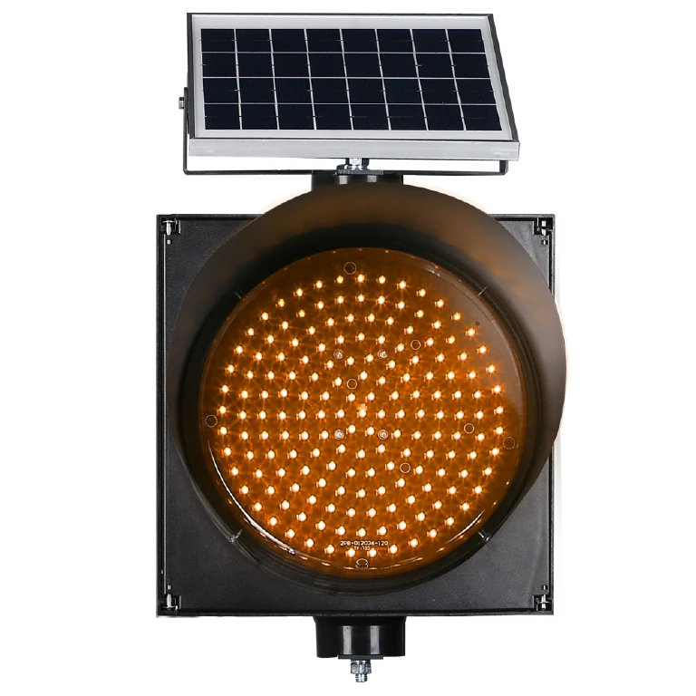 Solar-Powered Yellow Flashing Light | FAMA TRAFFIC