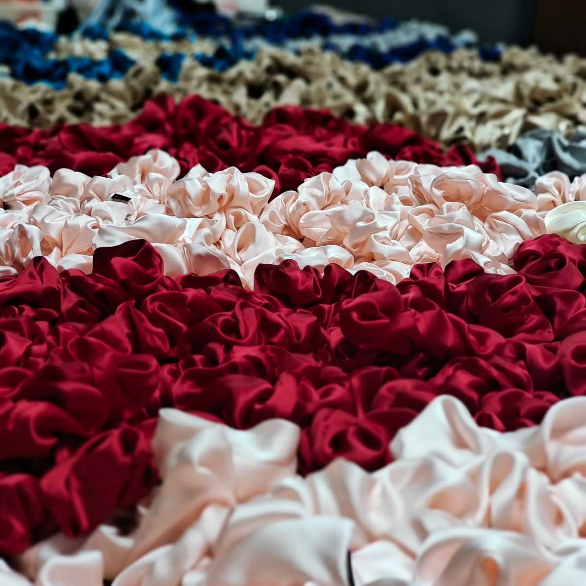 Comparison: Polyester Satin vs DOCSUN Custom Satin Silk Scrunchies Bulk