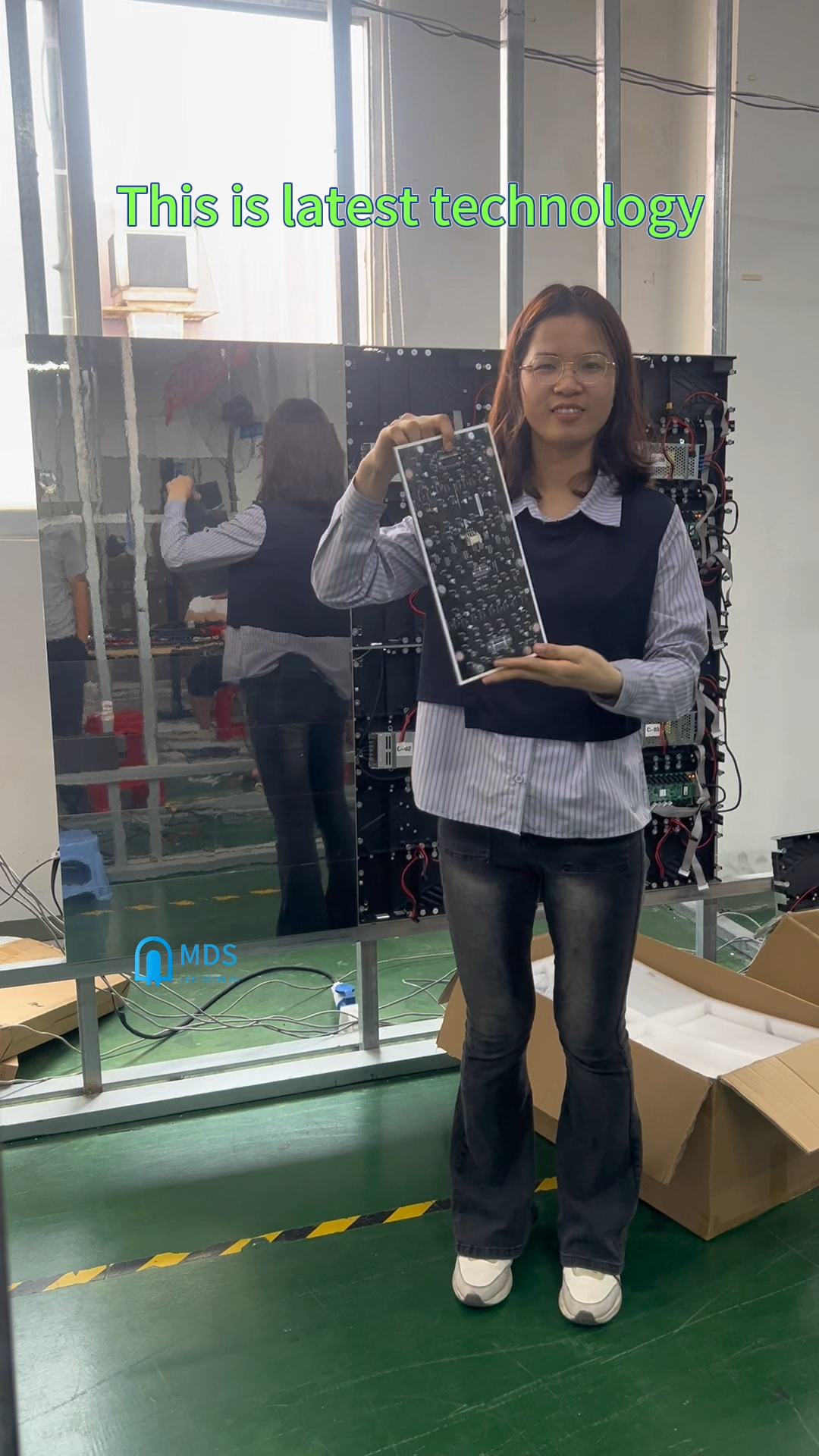 Réamhrá Ardchaighdeáin Taispeáin LED + Scáthán Táirge Mórdhíola - SHENZHEN  MDS DISPLAY LIMITED, image size:1080x1920